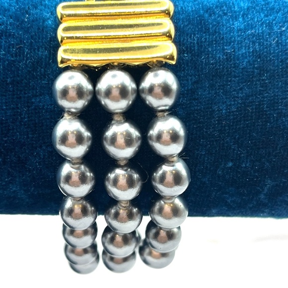 KJL Bracelet Beautiful 3 Strand KENNETH LANE Faux Silver Pearls Luxury Vintage - Picture 5 of 9